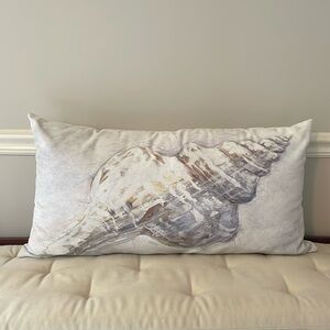 Rare Pottery Barn Outdoor/Indoor Seashell Pillow